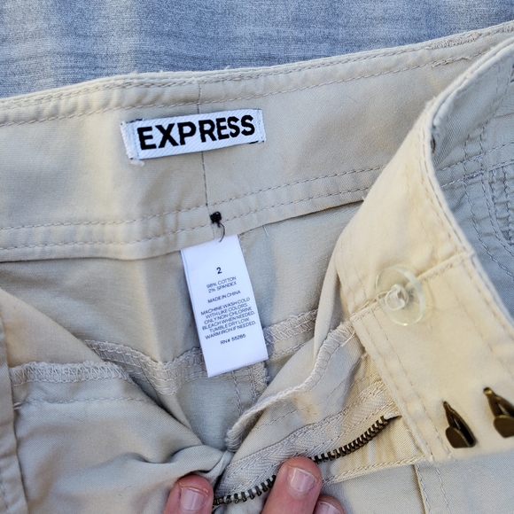 2/$20 Express shorts beige size 2 - Picture 3 of 3